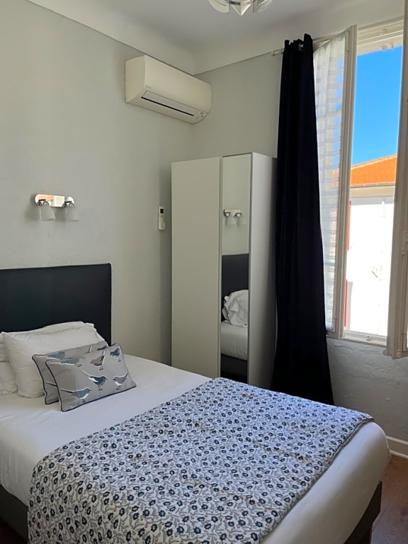 Standard Single room with courtyard view