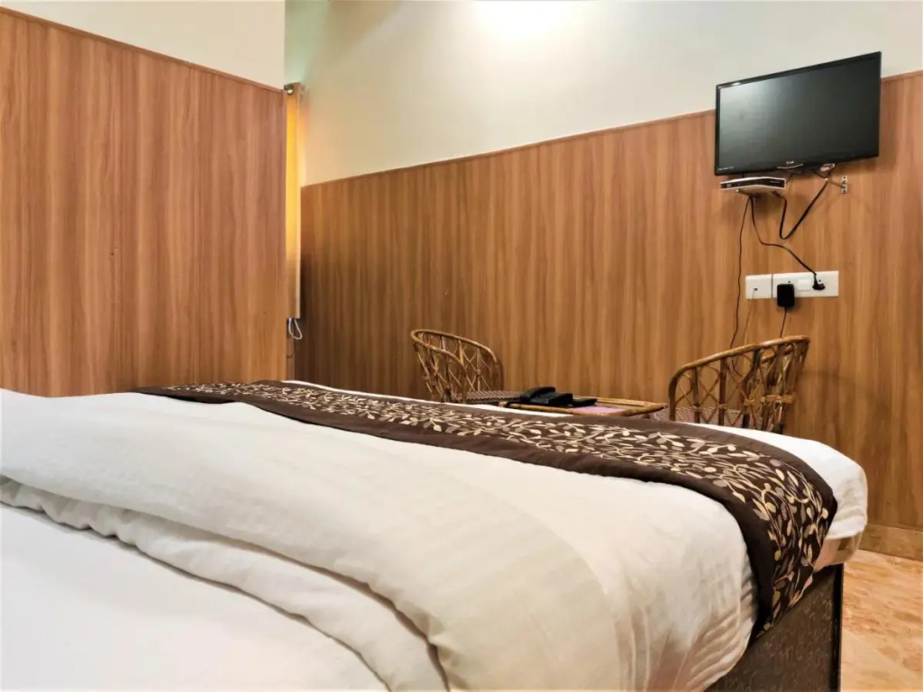 Bhagirathi Hotel in Tapovan By PerfectStyaz