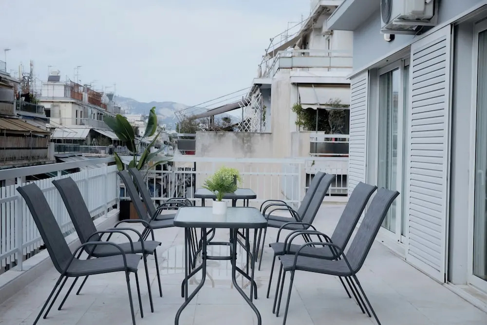 Luxury & Spacious Penthouse in Athens with Terrace