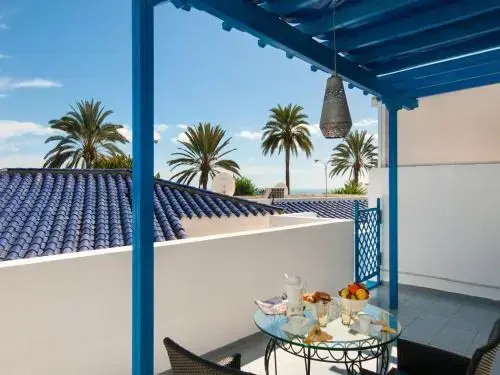 Balcony & Terrace
