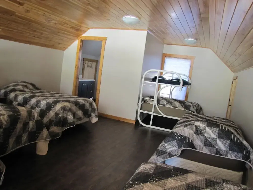 Whisper Creek Lodge