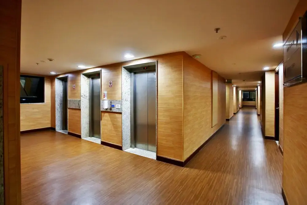 Lobby & Reception