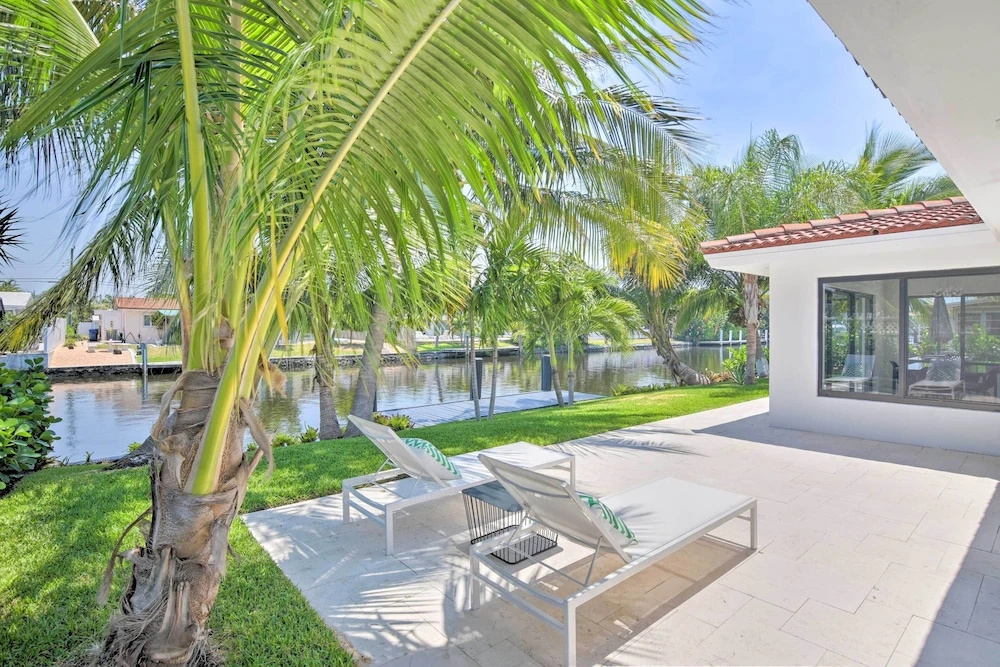 Luxe Wilton Manors Home w/ Private Boat Dock