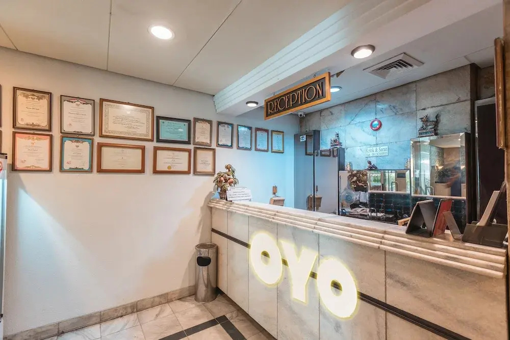 Lobby & Reception