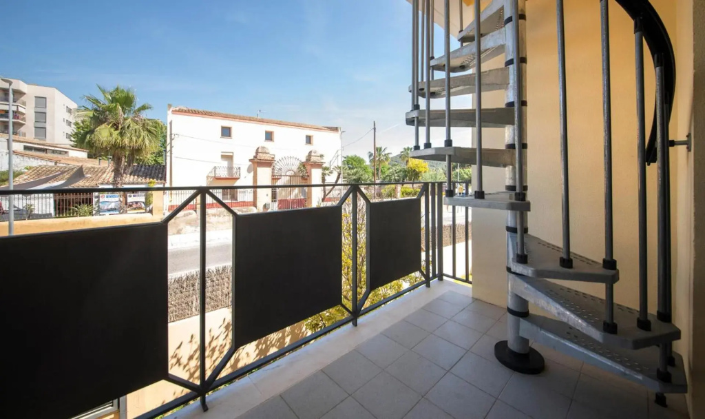 R129 Apartamento con terraza y piscina comunitaria cerca de la playa