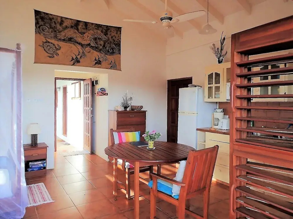 Two Bays Beach Villa Apartment and Studios - фото 7