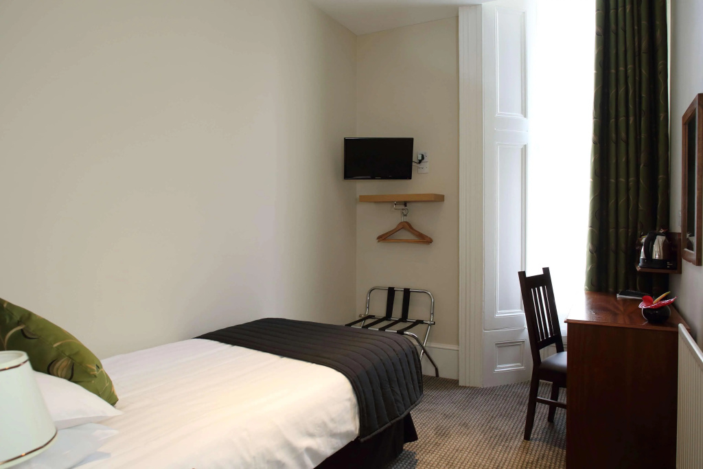 Отель Kensington Gardens Hotel в Лондоне