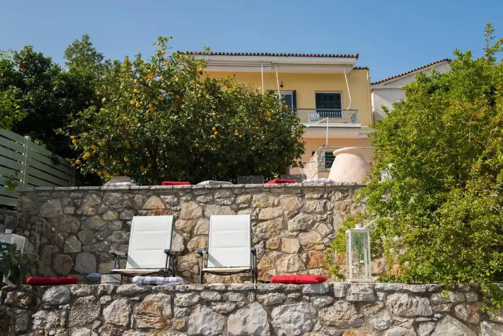 Seafront apartment in Kiveri, near Nafplion.