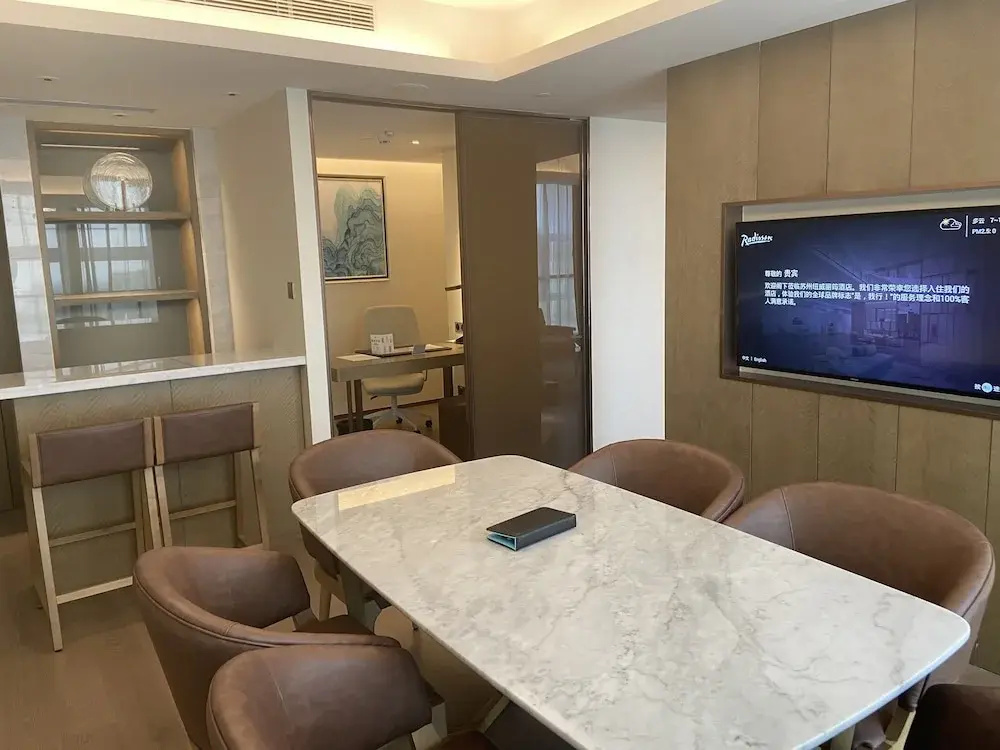Deluxe Suite