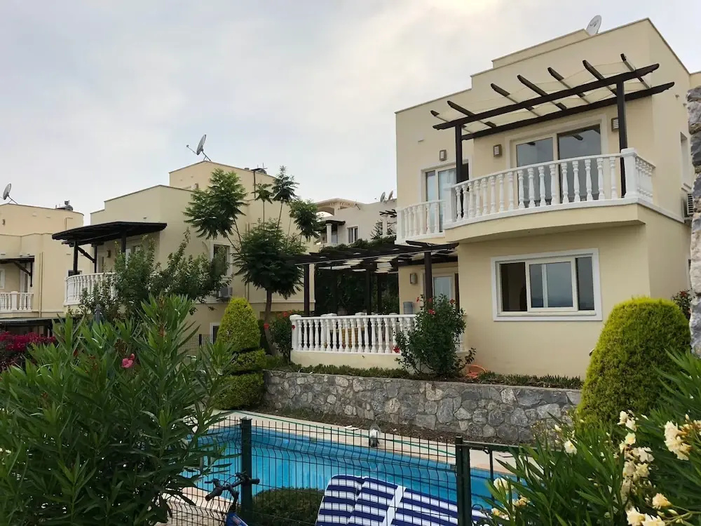 Apartment 3 Bedroom Lake View 4 by Likya Global