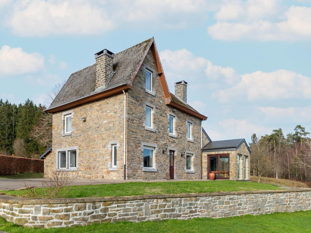Villa Les Charmes - Premium Villa for 20 Guests