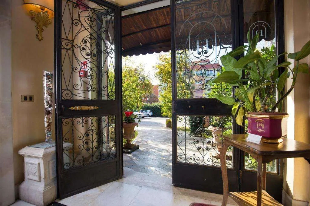 Hotel photo 21