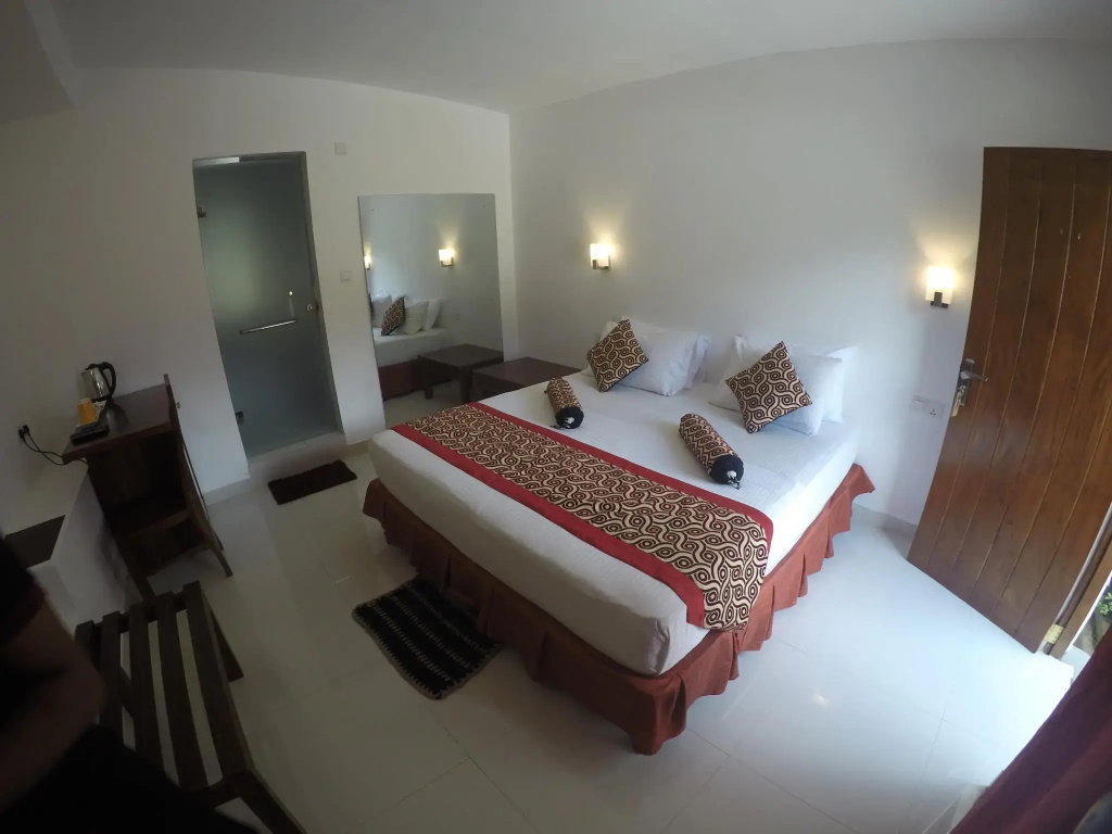 Superior Double room (full double bed)