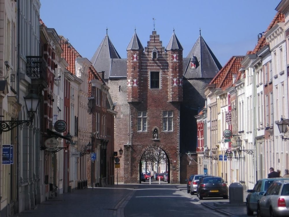 Bar-Bistro-Hotel DOK