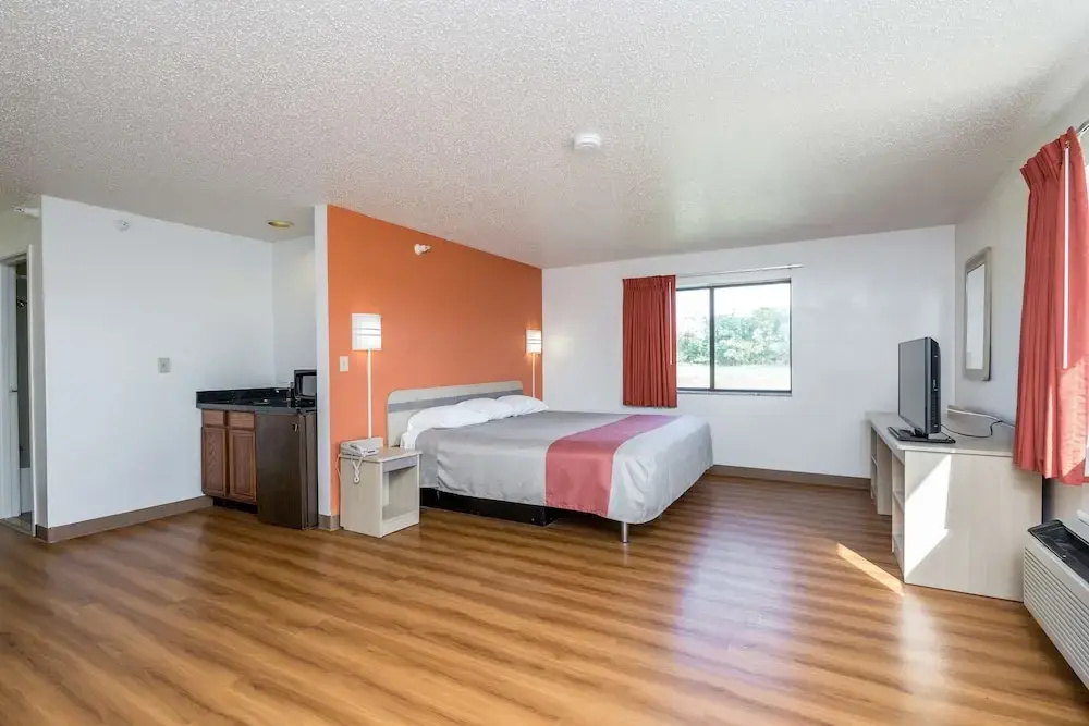 Double Suite (full double bed)
