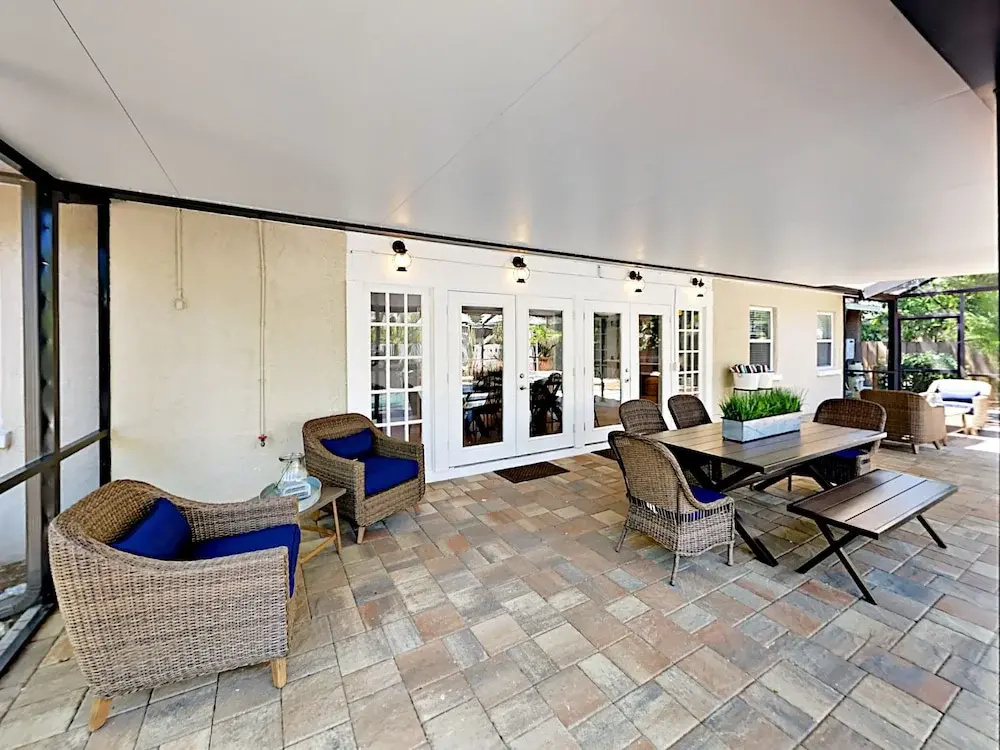 1919 Siesta Drive Home 4 Bedrooms 2 Bathrooms Home