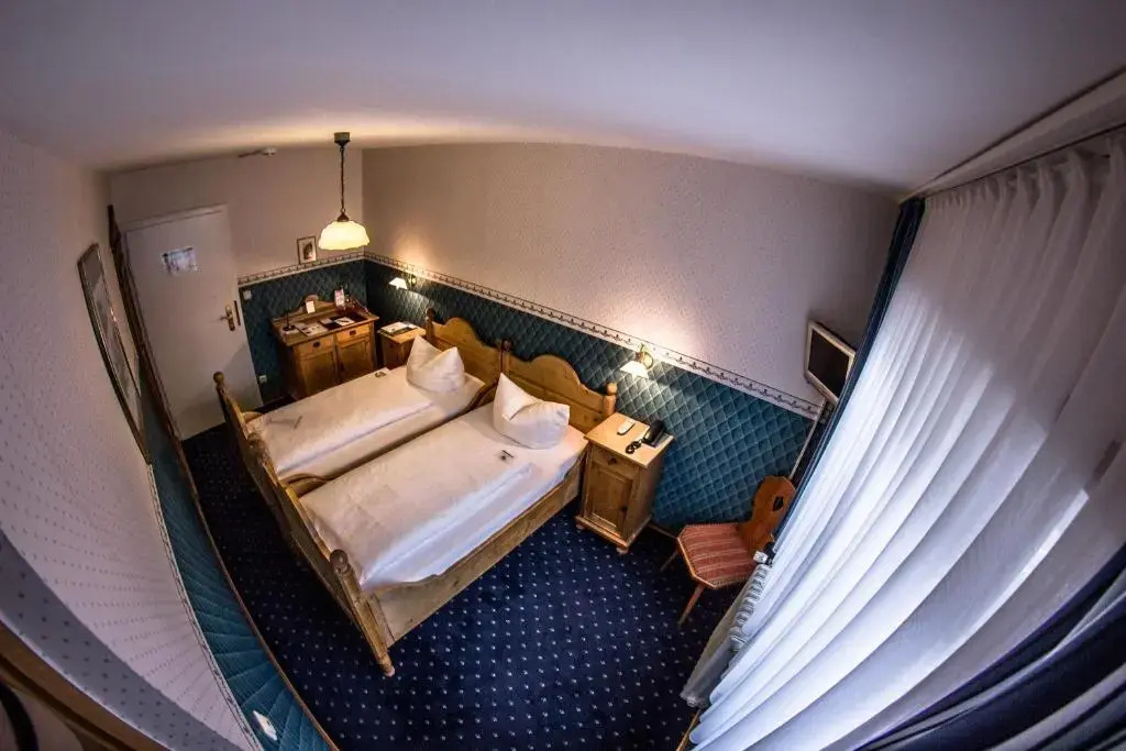 Standard Double room (full double bed)