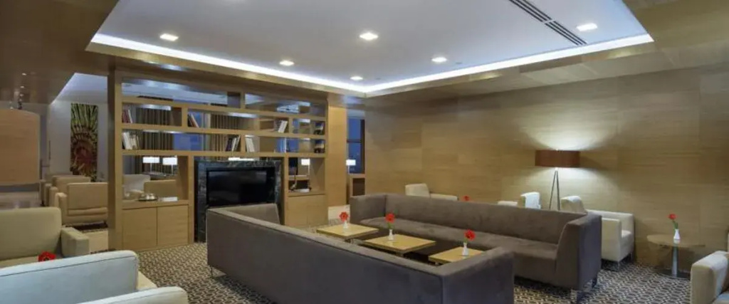 Lobby & Reception