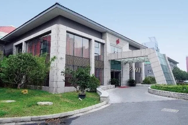 Landmark Skylight Pearl Hotel Parking Lot