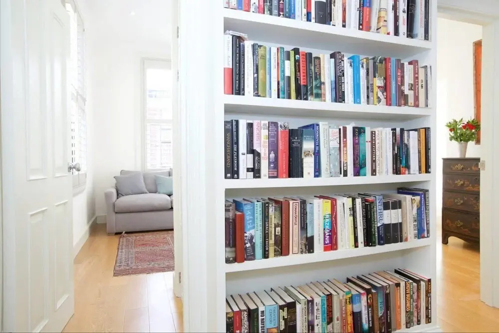 English Retro 2BR Apt, Moments From Battersea Park