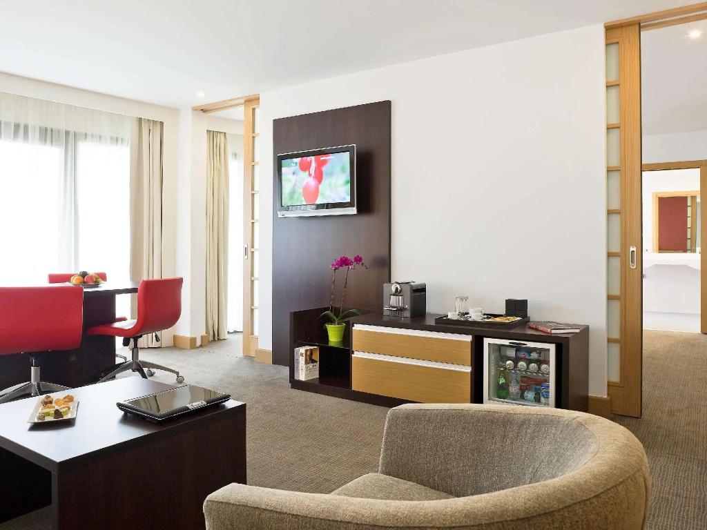 Double Suite (full double bed)