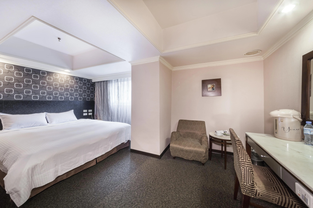 Ferrary Hotel — 3