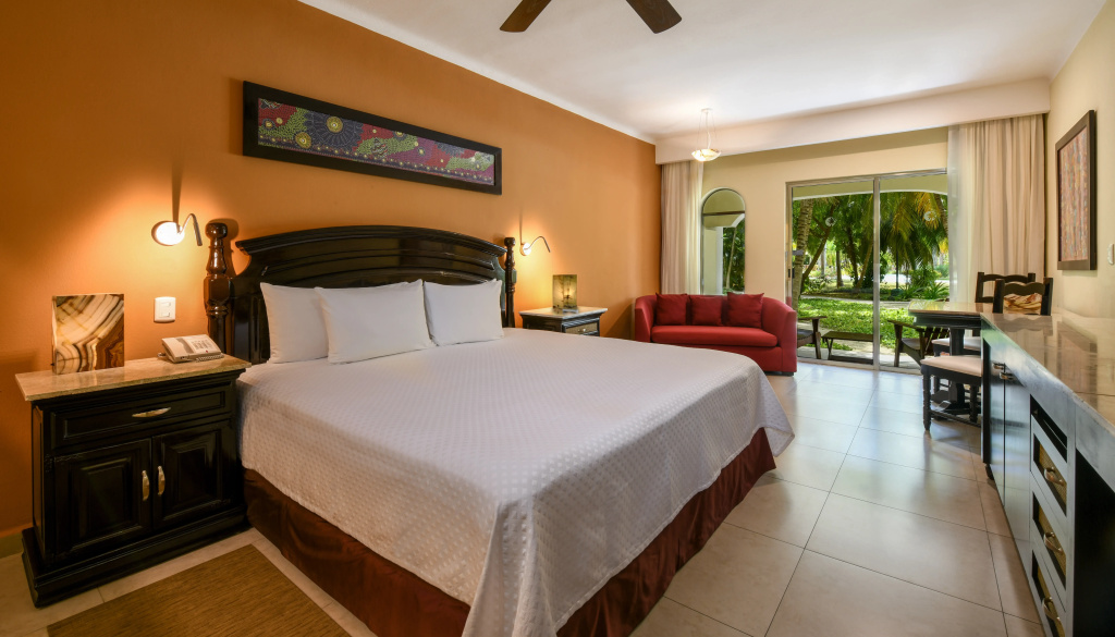 El Dorado Royale, Catamarán, Cenote & More Inclusive Aparthotel