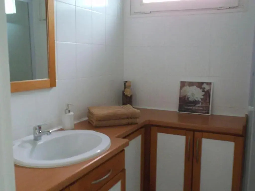 Standard Double room with balcony (full double bed)