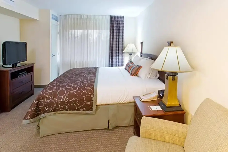 Staybridge Suites Everett-Paine Field by IHG - Chambres