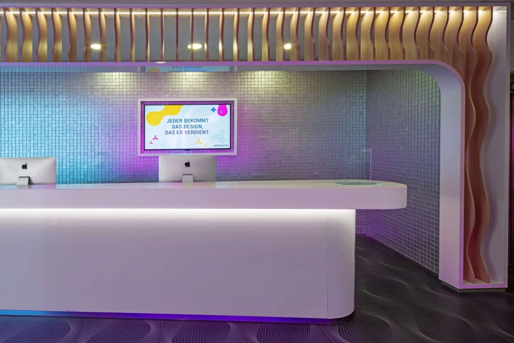 Lobby & Reception