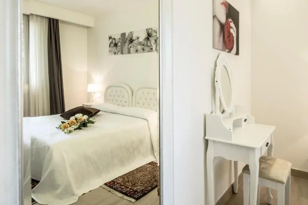 Standard Double room with garden view (full double bed)
