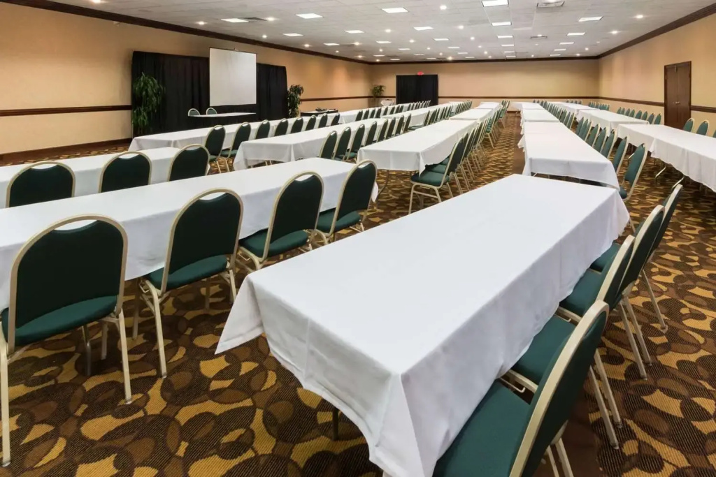 Ramada Plaza & Conf Center by Wyndham Louisville - Général