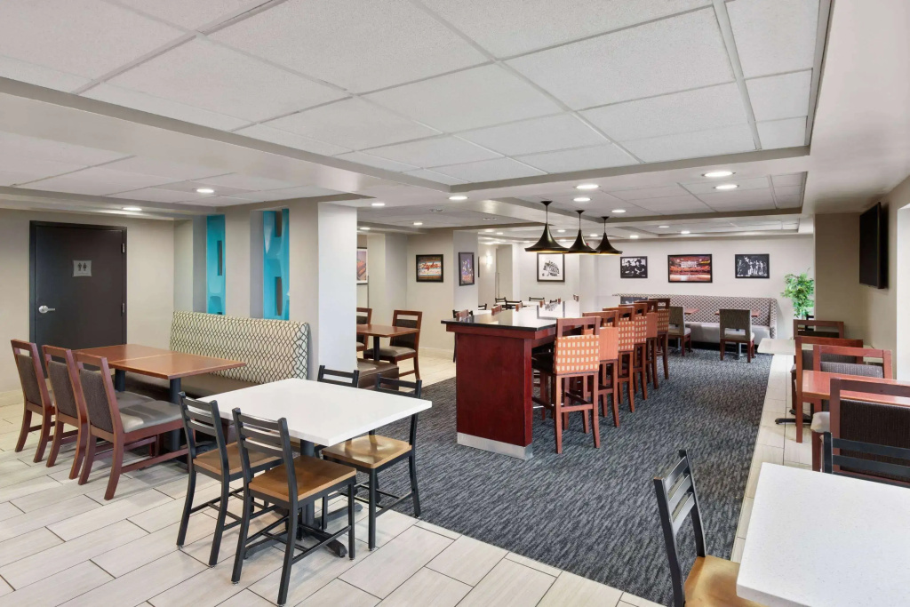 La Quinta Inn & Suites by Wyndham Goodlettsville - Nashville - фото 17