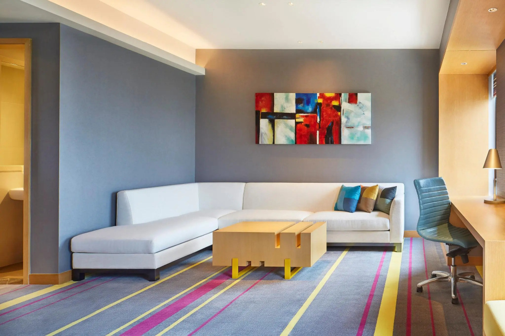 1 Bedroom Grand Double Suite full double bed