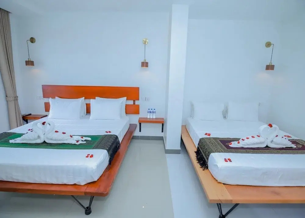 Superior Sextuple room with balcony and with city view