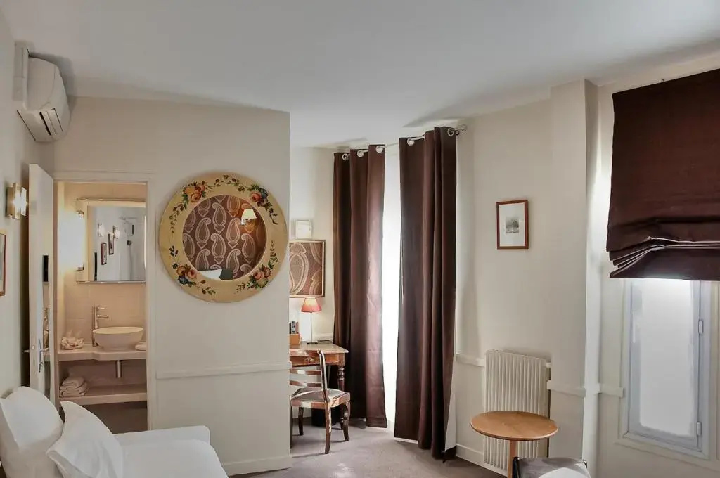 Hotel de La Motte Picquet 72