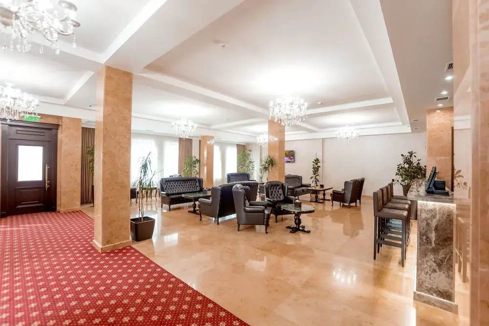 Lobby & Reception