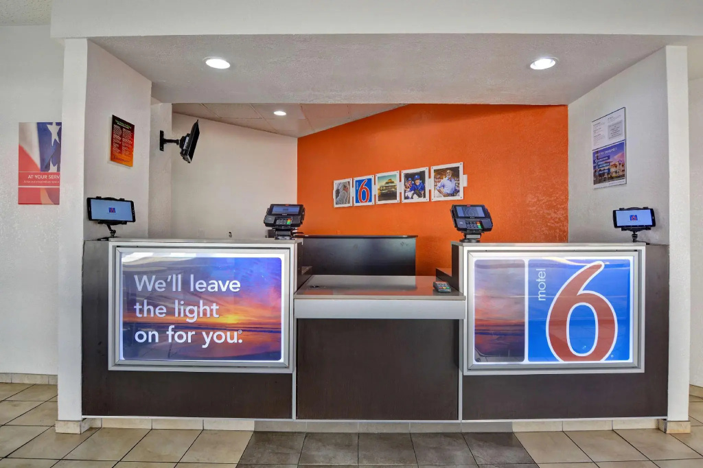 Motel 6 Destin, FL