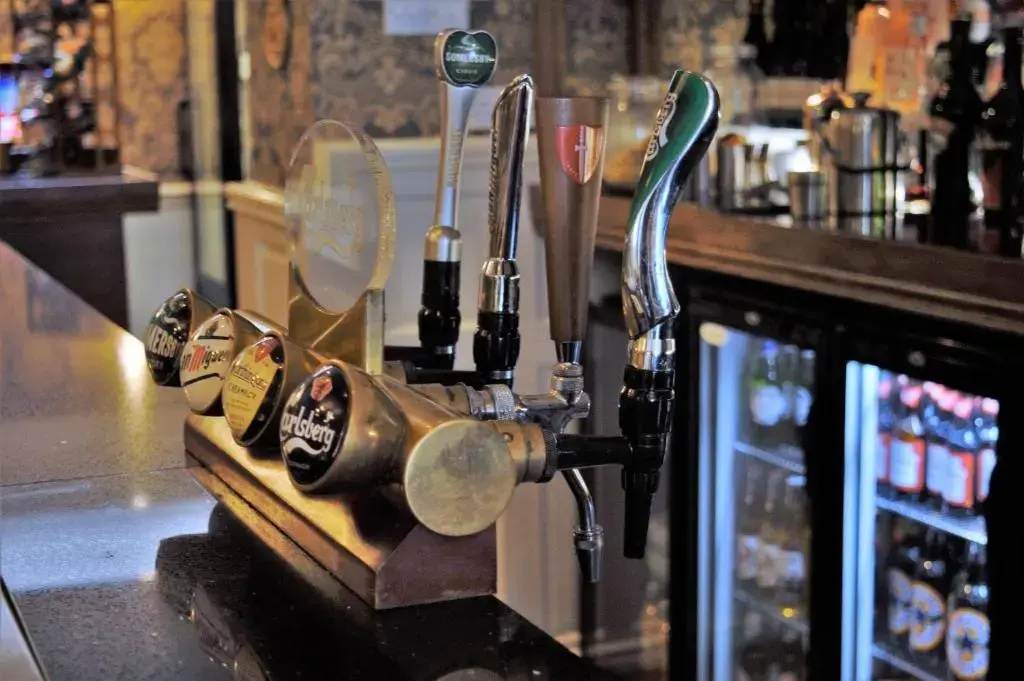 Food & Beverage