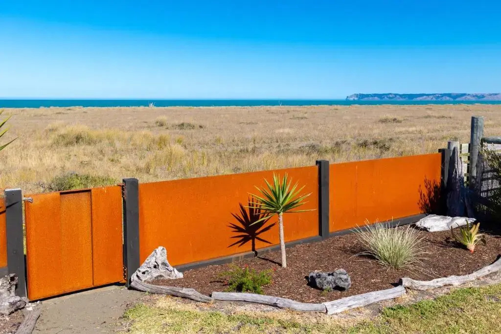 Ocean View Beachfront Apartment — фото 5