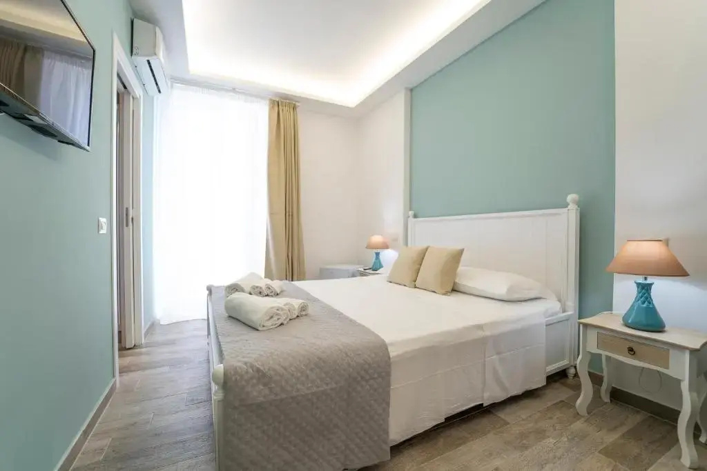 Standard Double room with balcony (full double bed)