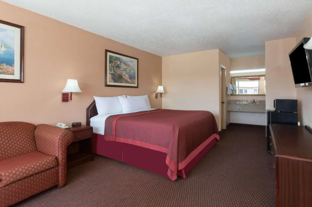 Standard Double room (full double bed)