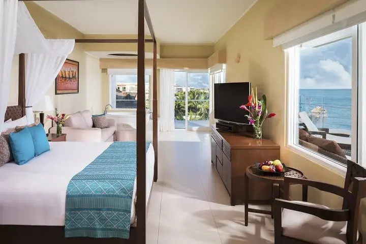 Honeymoon Suite