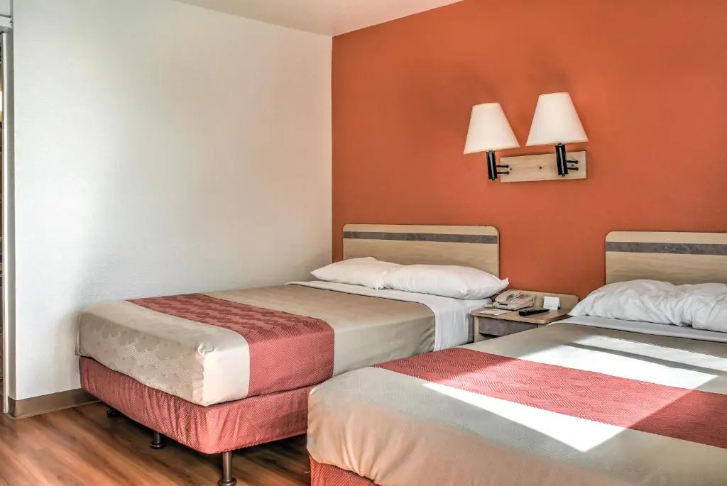 Deluxe Double room (full double bed)