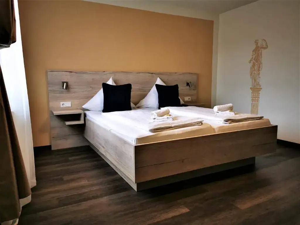 Standard Double room (full double bed)