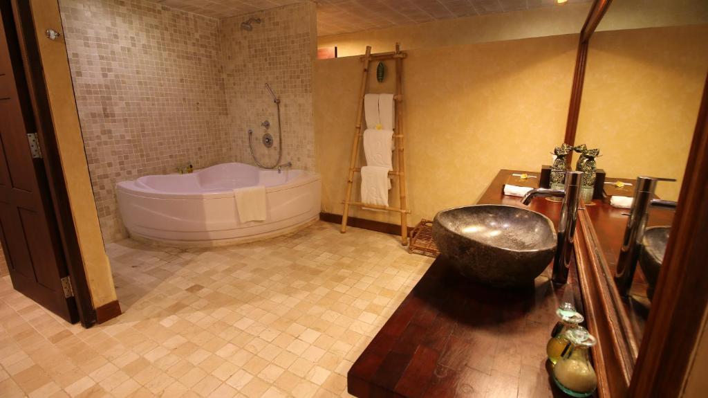 Kupu Kupu Barong Villas & Tree Spa By Loccitane