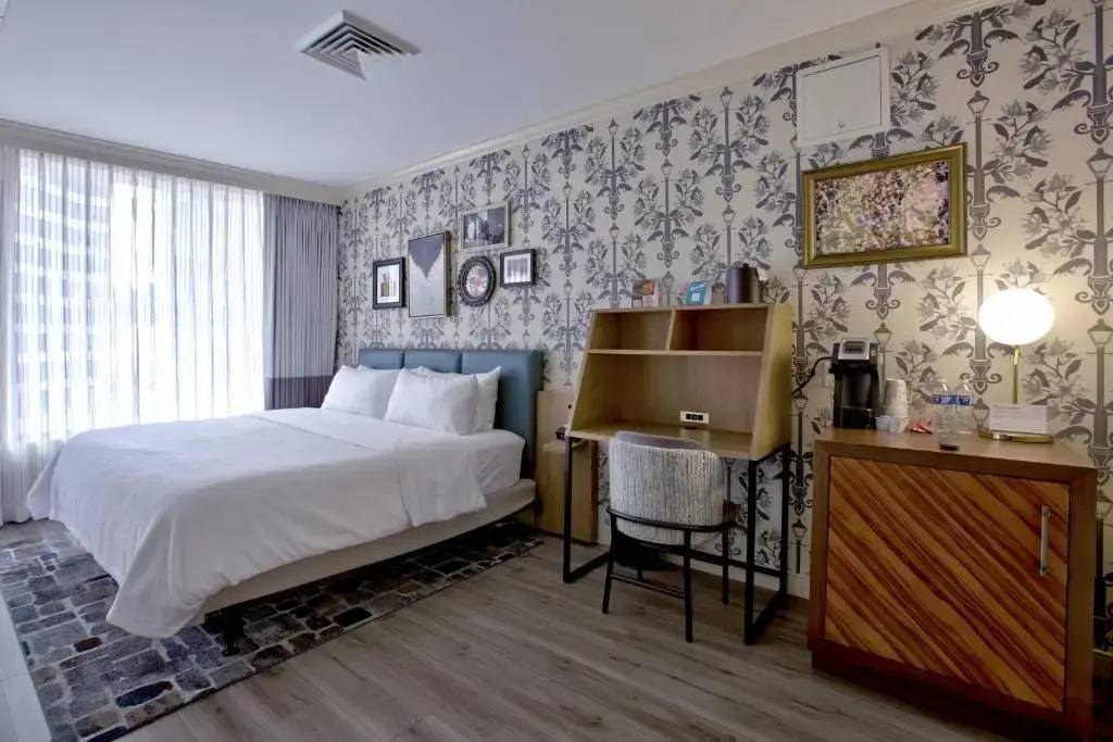 Royal St. Charles Hotel - Chambres