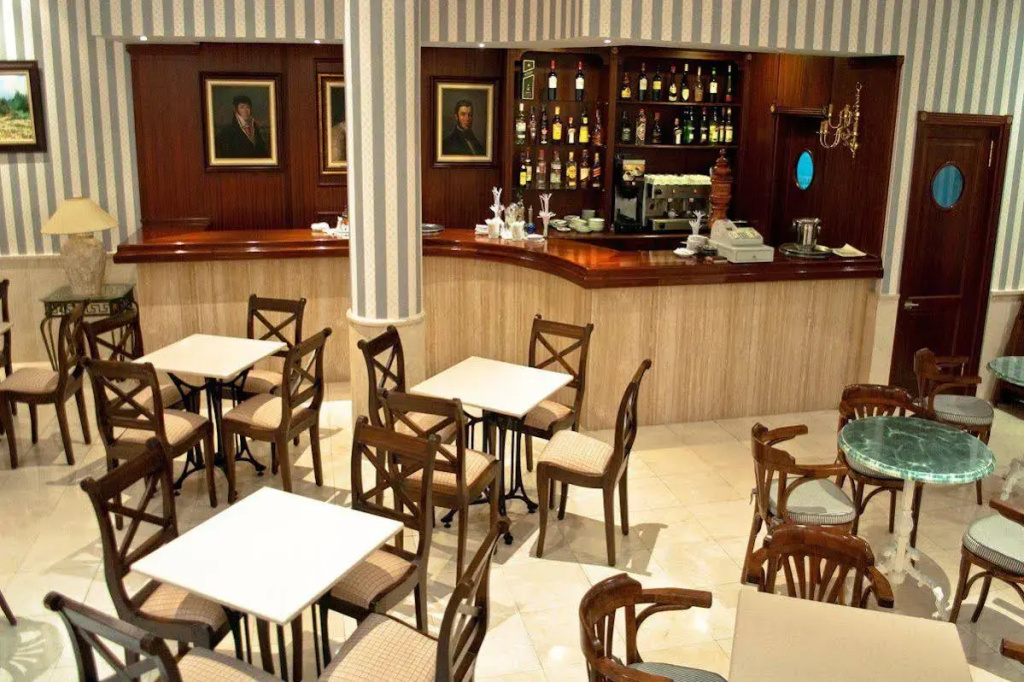 RF Astoria - Only Adults - Général