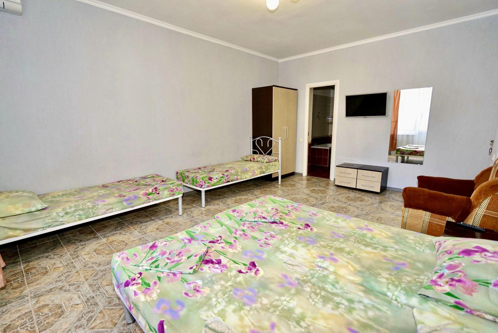 Standard Triple room with balcony