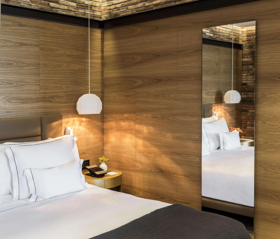 Paseo de Gracia Double Suite (full double bed)